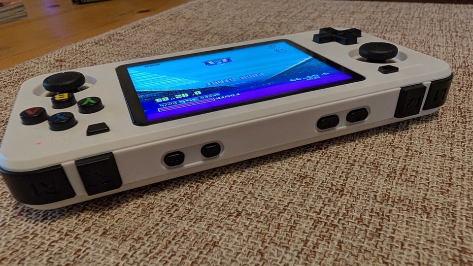 Boyhom R36H front and top button inputs
