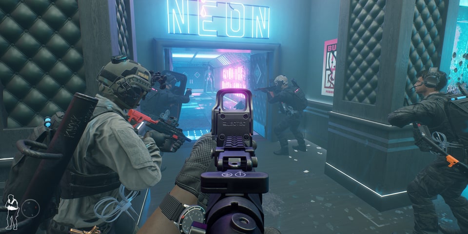Ready or Not nightclub entrance with SWAT approaching situation